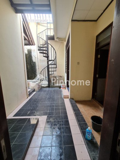 Rumah Dijual di Gajahmungkur (Gajah Mungkur), Kota Semarang, 1 KM, 3 KT, LT 128m², LB 105m²