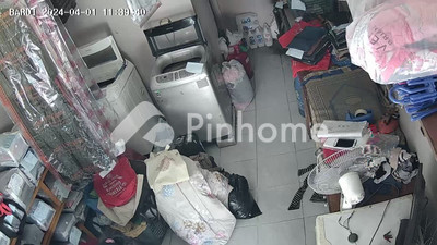 Ruko Dijual di Pondok Aren, Kota Tangerang Selatan, 1 KM, LB 15m²