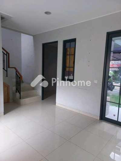 Sewa Rumah di Cipondoh, Kota Tangerang, 2 KM, 3 KT, LT 90m², LB 65m²