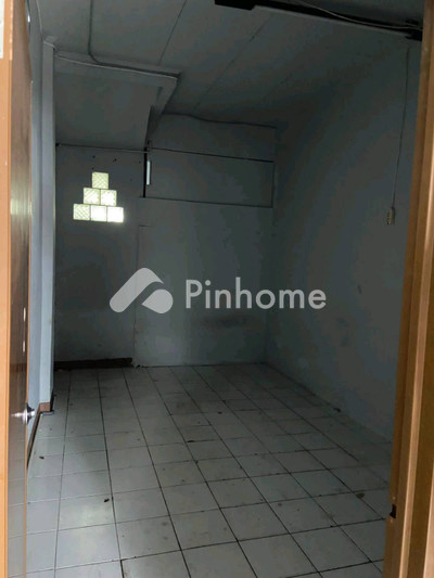 Sewa Ruko di Cengkareng, Kota Jakarta Barat, 2 KM, LB 210m²