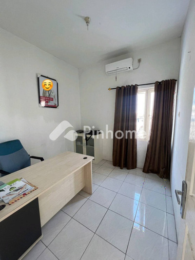 Ruko Dijual di Gunung Anyar (Gununganyar), Kota Surabaya, 2 KM, LB 150m²
