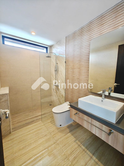 Rumah Dijual di Serpong Utara, Kota Tangerang Selatan, 5 KM, 6 KT, LT 248m², LB 500m²