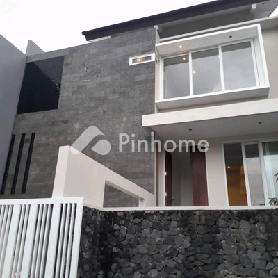 Rumah Dijual di Ungaran Barat, Kab. Semarang, 3 KM, 4 KT, LT 200m², LB 550m²