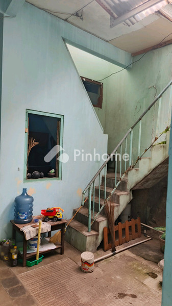 Rumah Dijual di Laweyan, Kota Surakarta, 2 KM, 6 KT, LT 300m², LB 200m²