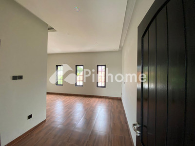Rumah Dijual di Cinere, Kota Depok, 4 KM, LT 83m², LB 160m²