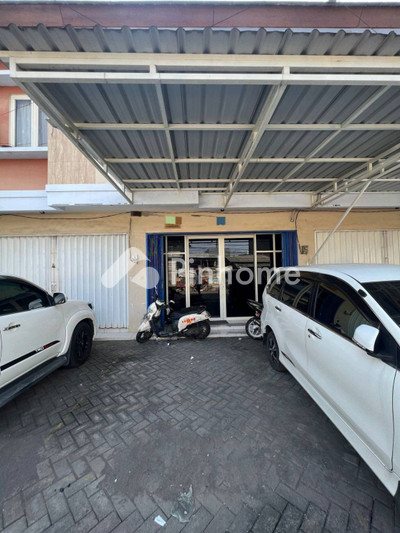 Ruko Dijual di Gunung Anyar (Gununganyar), Kota Surabaya, 2 KM, LB 150m²