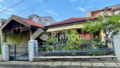 Rumah Dijual di Gayungan, Kota Surabaya, 5 KM, 6 KT, LT 494m², LB 370m²
