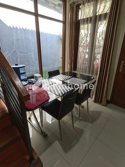 Sewa Rumah di Buahbatu (Margacinta), Kota Bandung, 4 KM, 5 KT, LT 214m², LB 220m²