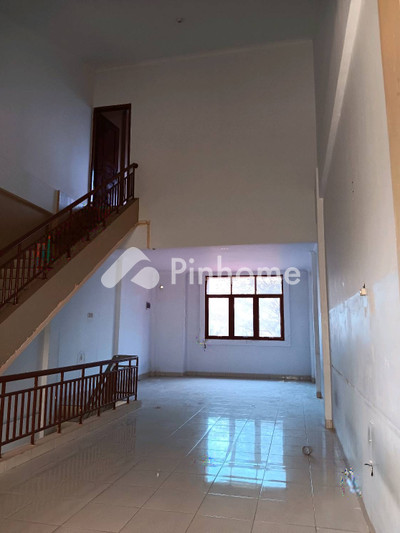 Sewa Ruko di Cengkareng, Kota Jakarta Barat, 2 KM, LB 168m²