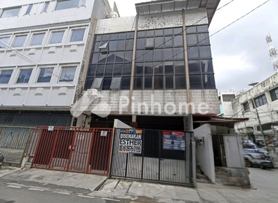 Sewa Ruko di Gambir, Kota Jakarta Pusat, 3 KM, LB 300m²