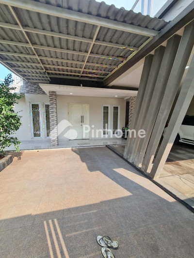 Rumah Dijual di Telukjambe Timur, Kab. Karawang, 4 KM, 5 KT, LT 316m², LB 400m²