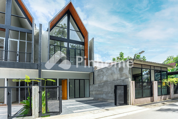 Rumah Dijual di The Agathis, Pancoran Mas, Kota Depok, 2 KM, 3-3 KT, LT 68-68m², LB 75-75m² - 2