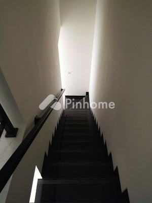 Rumah Dijual di Sukolilo, Kota Surabaya, 3 KM, 3 KT, LT 100m², LB 130m² - 4
