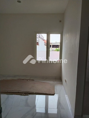 Rumah Dijual di Sukolilo, Kota Surabaya, 3 KM, 3 KT, LT 100m², LB 130m² - 2