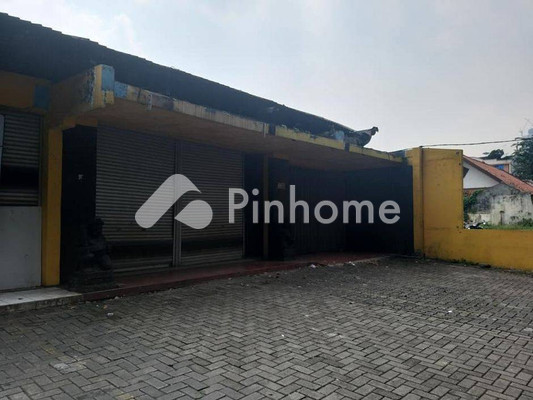 Rumah Dijual di Tanah Abang, Kota Jakarta Pusat, 4 KM, 5 KT, LT 687m², LB 400m²
