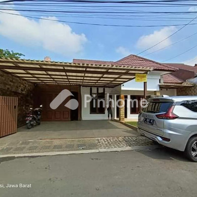 Rumah Dijual di Pondokgede (Pondok Gede), Kota Bekasi, 4 KM, 5 KT, LT 346m², LB 300m²