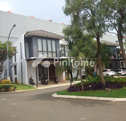 Rumah Dijual di Ciputat, Kota Tangerang Selatan, 2 KM, 3 KT, LT 120m², LB 160m²