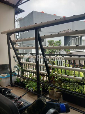 Rumah Dijual di Ciputat, Kota Tangerang Selatan, 2 KM, 3 KT, LT 120m², LB 160m² - 9