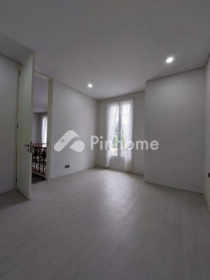 Rumah Dijual di Kebayoran Baru, Kota Jakarta Selatan, 4 KM, 3 KT, LT 218m², LB 380m² - 7
