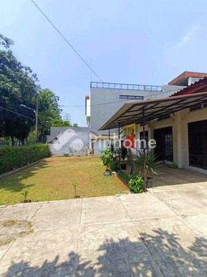 Rumah Dijual di Pancoran, Kota Jakarta Selatan, 2 KM, 3 KT, LT 666m², LB 300m² - 7