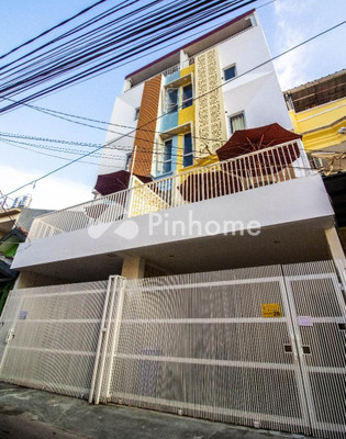 Rumah Dijual di Grogol Petamburan, Kota Jakarta Barat, 17 KM, 17 KT, LT 66m², LB 263m² - 1