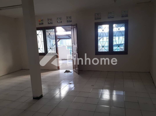 Ruko Dijual di Bandung Kulon, Kota Bandung, 1 KM, LB 140m² - 3
