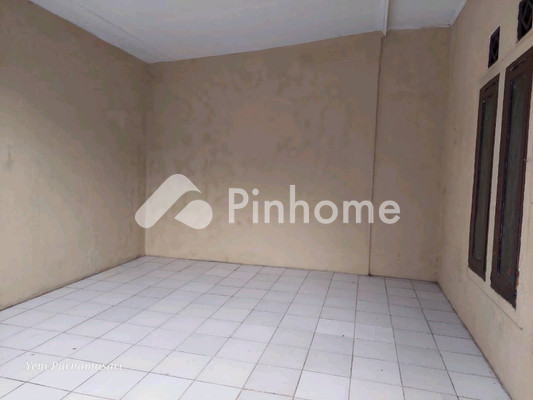 Rumah Dijual di Telukjambe Timur, Kab. Karawang, 2 KM, 4 KT, LT 180m², LB 120m² - 5