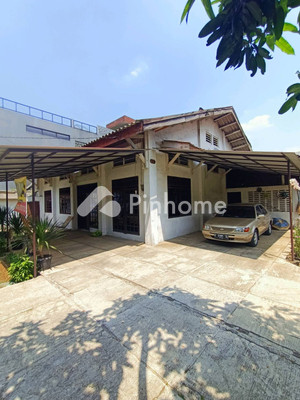 Rumah Dijual di Pancoran, Kota Jakarta Selatan, 2 KM, 3 KT, LT 666m², LB 300m² - 1
