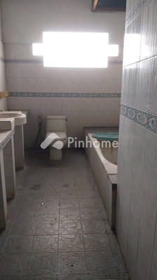 Rumah Dijual di Way Halim, Kota Bandar Lampung, 4 KM, 6 KT, LT 235m², LB 300m² - 4