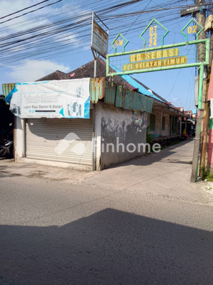Rumah Dijual di Banjarmasin Selatan, Kota Banjarmasin, 2 KM, 3 KT, LT 230m², LB 230m² - 1