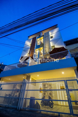 Rumah Dijual di Grogol Petamburan, Kota Jakarta Barat, 17 KM, 17 KT, LT 66m², LB 263m²