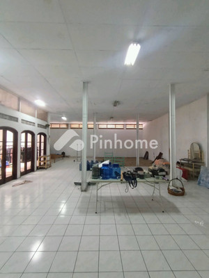 Rumah Dijual di Pancoran, Kota Jakarta Selatan, 2 KM, 3 KT, LT 666m², LB 300m² - 3