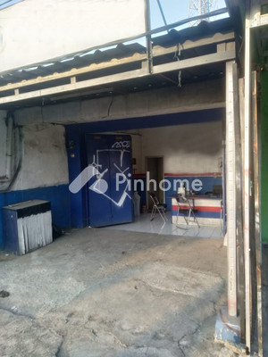 Ruko Dijual di Panyileukan, Kota Bandung, 2 KM, LB 60m² - 1