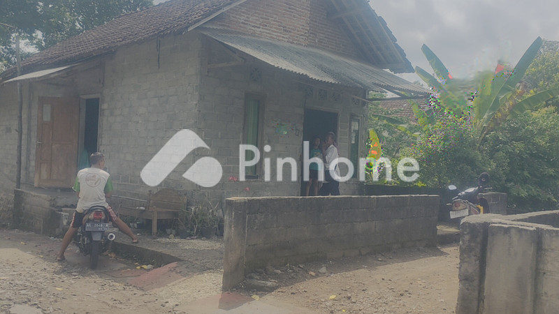 dijual rumah murah siap huni tanggung kota blitar di jl santren tanggung gg ii - 1