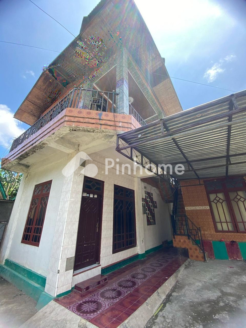 dijual rumah lantai 2 kupang di jalan fetor funai - 1