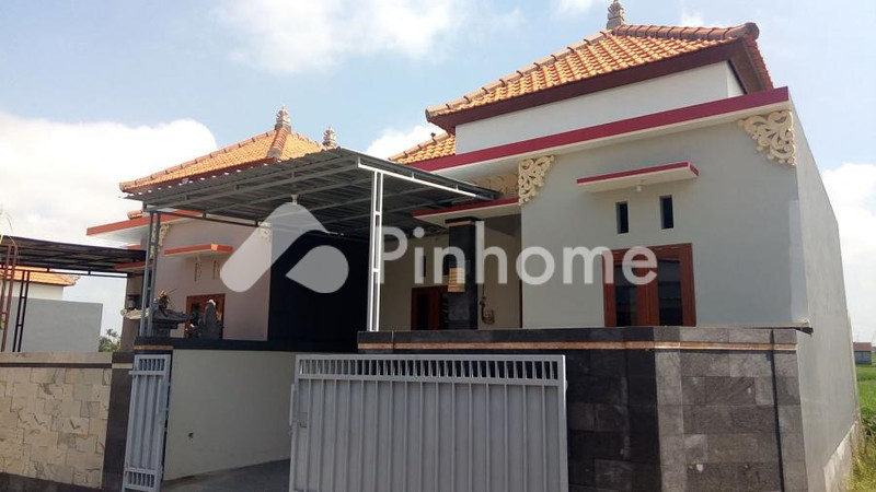 dijual rumah siap pakai di jl  batuyang - 1