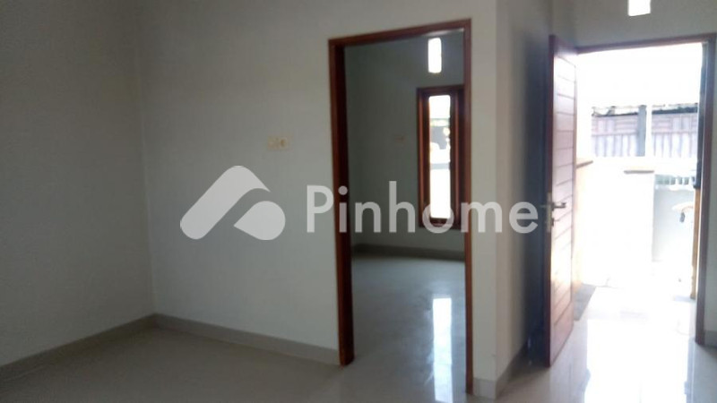 dijual rumah siap pakai di jl  batuyang - 3