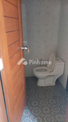 dijual rumah siap pakai di jl  batuyang - 6