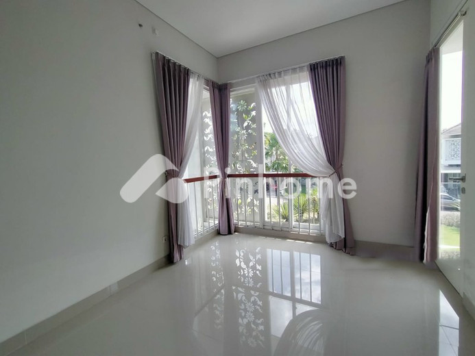 dijual rumah lokasi strategis di jl  kapten haryadi - 6