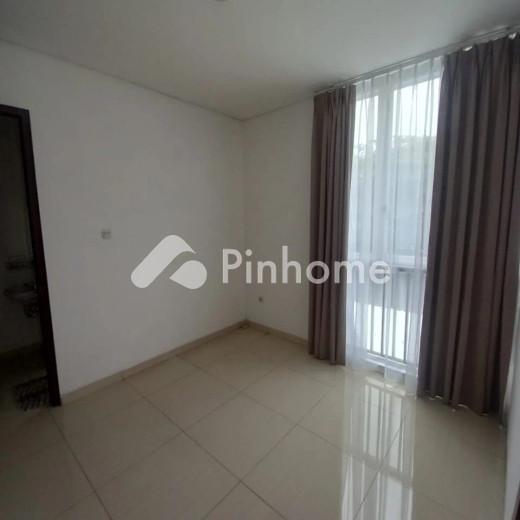 dijual rumah siap huni di cluster rempoa di rempoa ciputat - 5